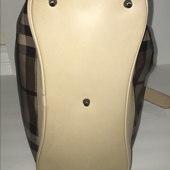 AUTHENTIC BURBERRY Medium Walden Hobo Bag w/tags - Picture 5 of 8